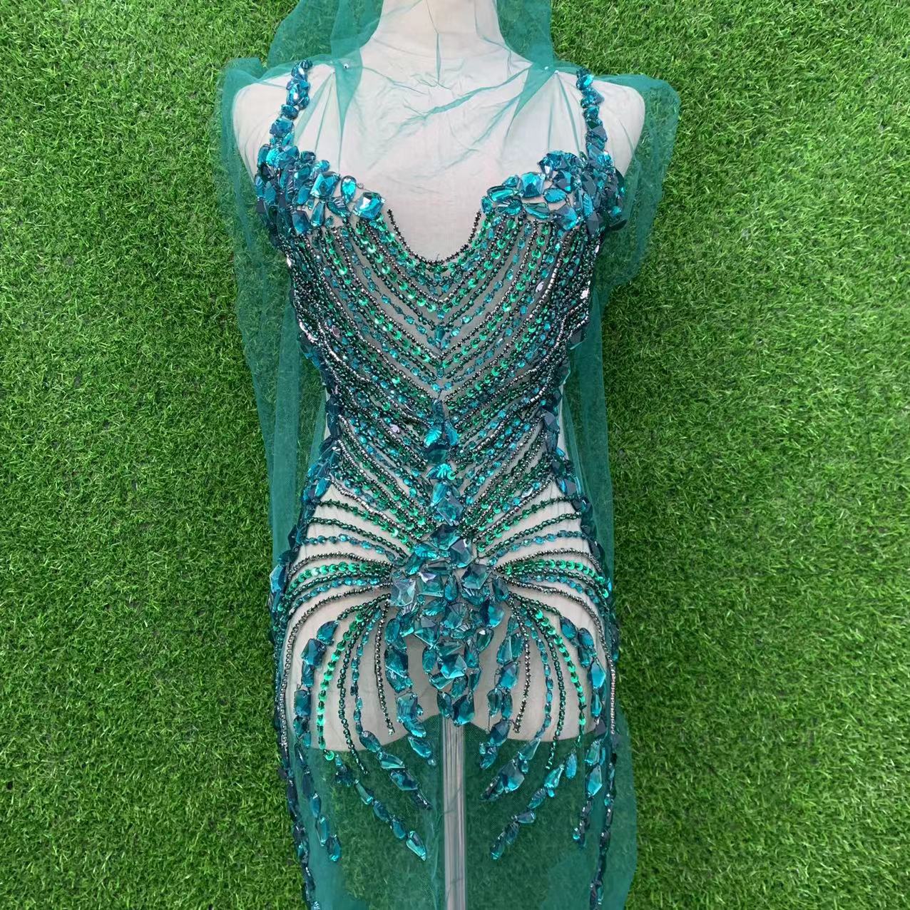 Pure handcrafted oversized luxurious sequined rhinestone heavy-duty floral pattern clothing decoration accessories Specification image