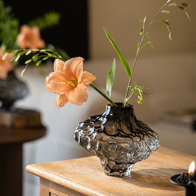 Nordic valley glass vase, InS-style irregular, personalized and creative home decoration craft, flower arrangement and display piece Specification image