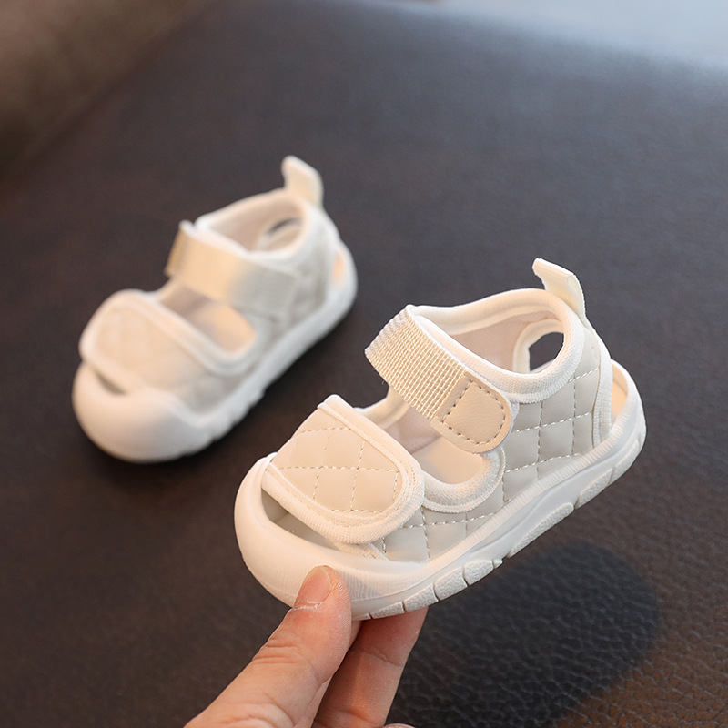 New spring and summer baby sandals, toddlers, 0-2 years old, 1-head anti-kick, baby shoes that won't fall off, men's and women's beach children's shoes details Picture