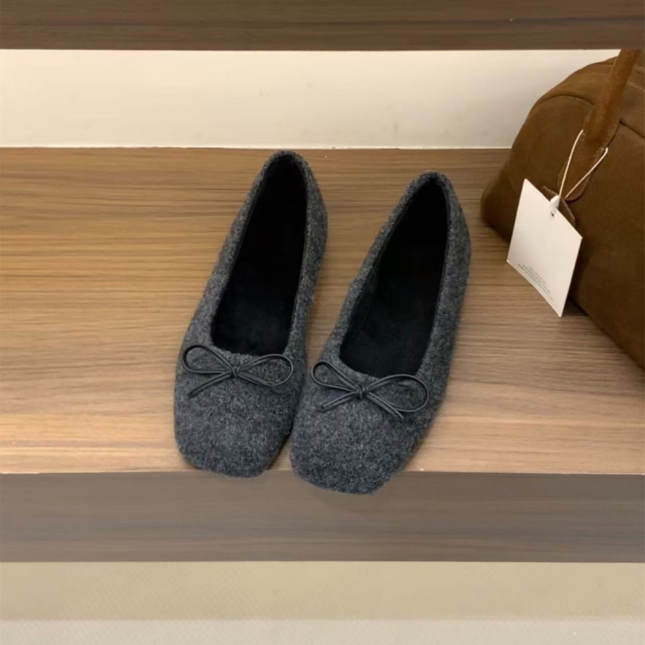 女式休闲单鞋实物图