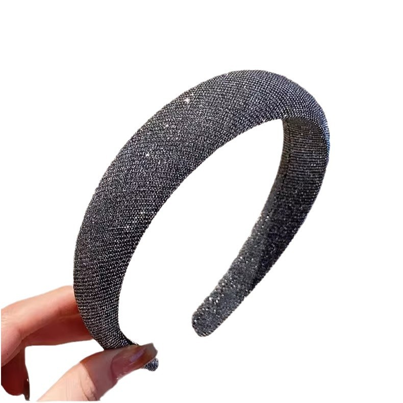 The new high-top sponge headband for women, 2025, exudes a sense of sophistication and elegance. It is a hair clip for washing the face and pressing hair Item Picture