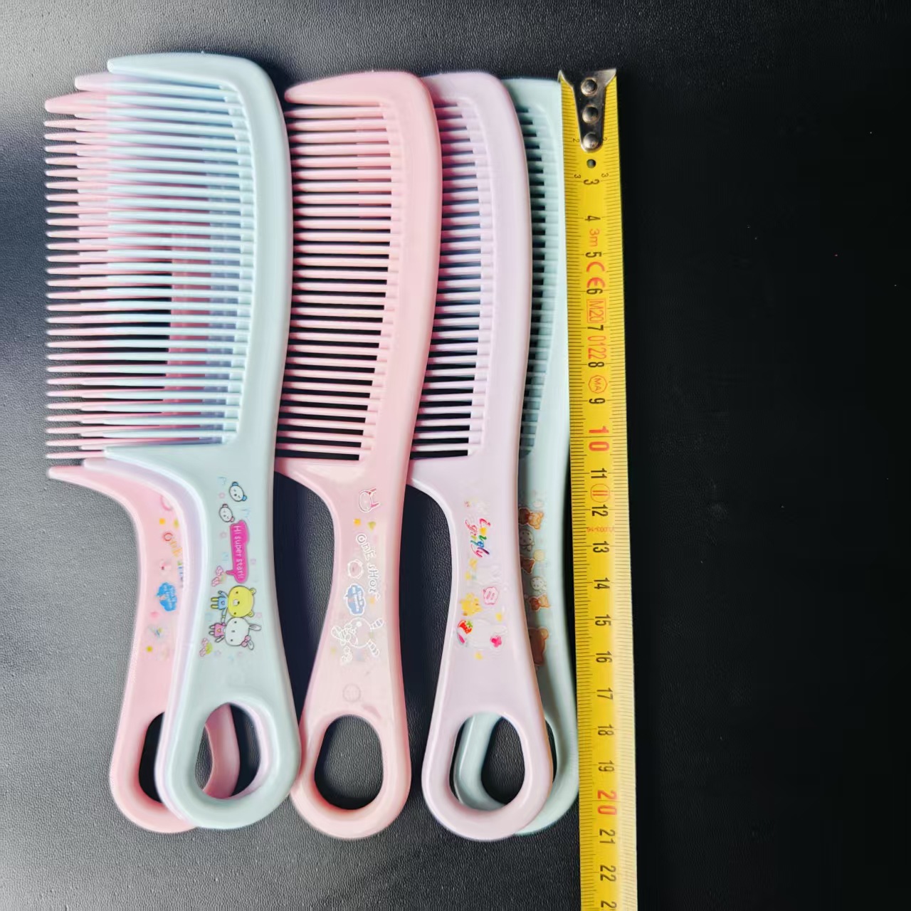 【 Zone 3-13 】1716 Combs 22/ Pack 1716/ Box 1716 combs Candy-colored combs for students, Adults, Women, Printed Cartoon combs, Home hair care combs 1 yuan Item Picture