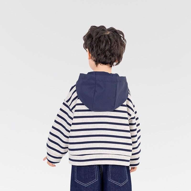 Valley of the Wind 2025 Spring New Children's Korean-style contrasting color hooded sweatshirt for boys, versatile loose striped pullovers Application Scenario