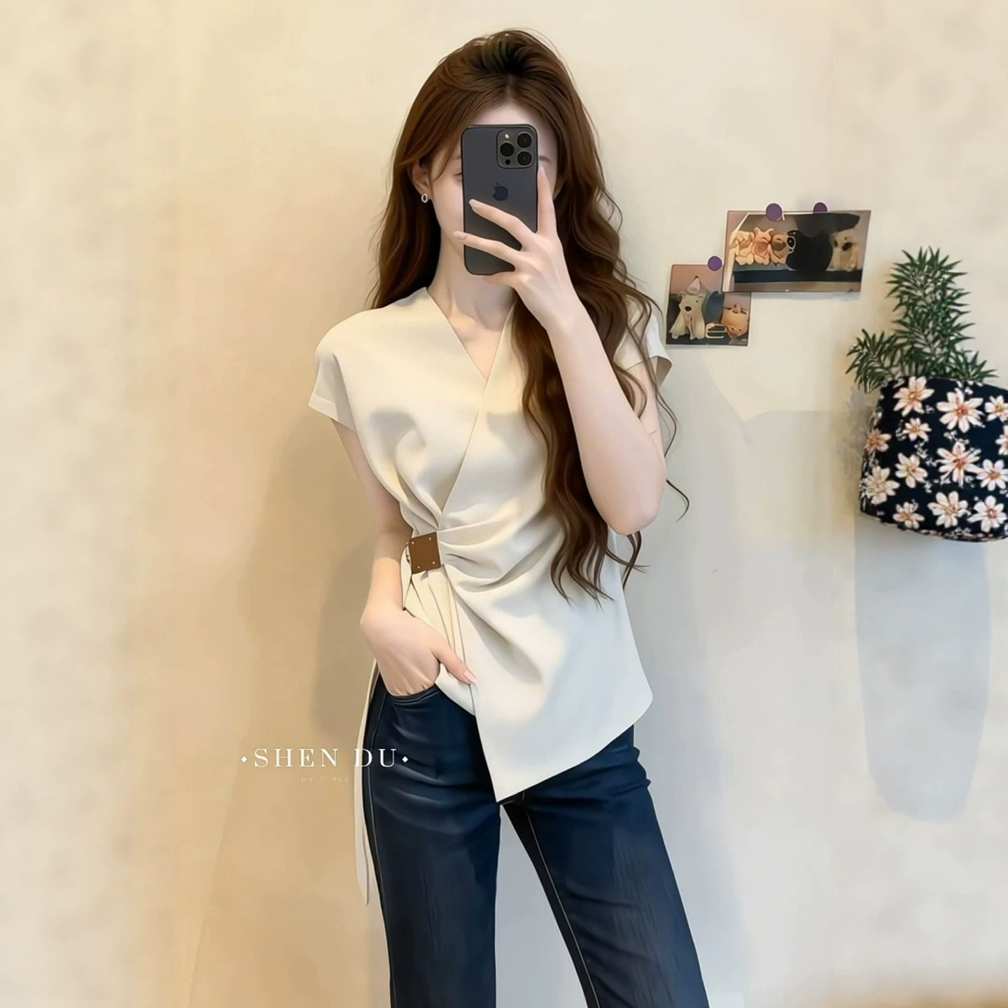 French-style V-neck short-sleeved T-shirt for women 2026 summer, a slimming and waist-cinching irregular short-sleeved top A11832 for chubby girls Specification image