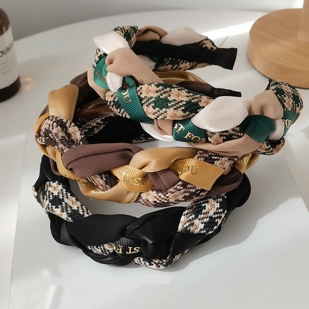 2023 New retro checkered hair tie and headband, a versatile and elegant headband for women's outings, anti-slip hair-pressing hair clips, and headwear Specification image