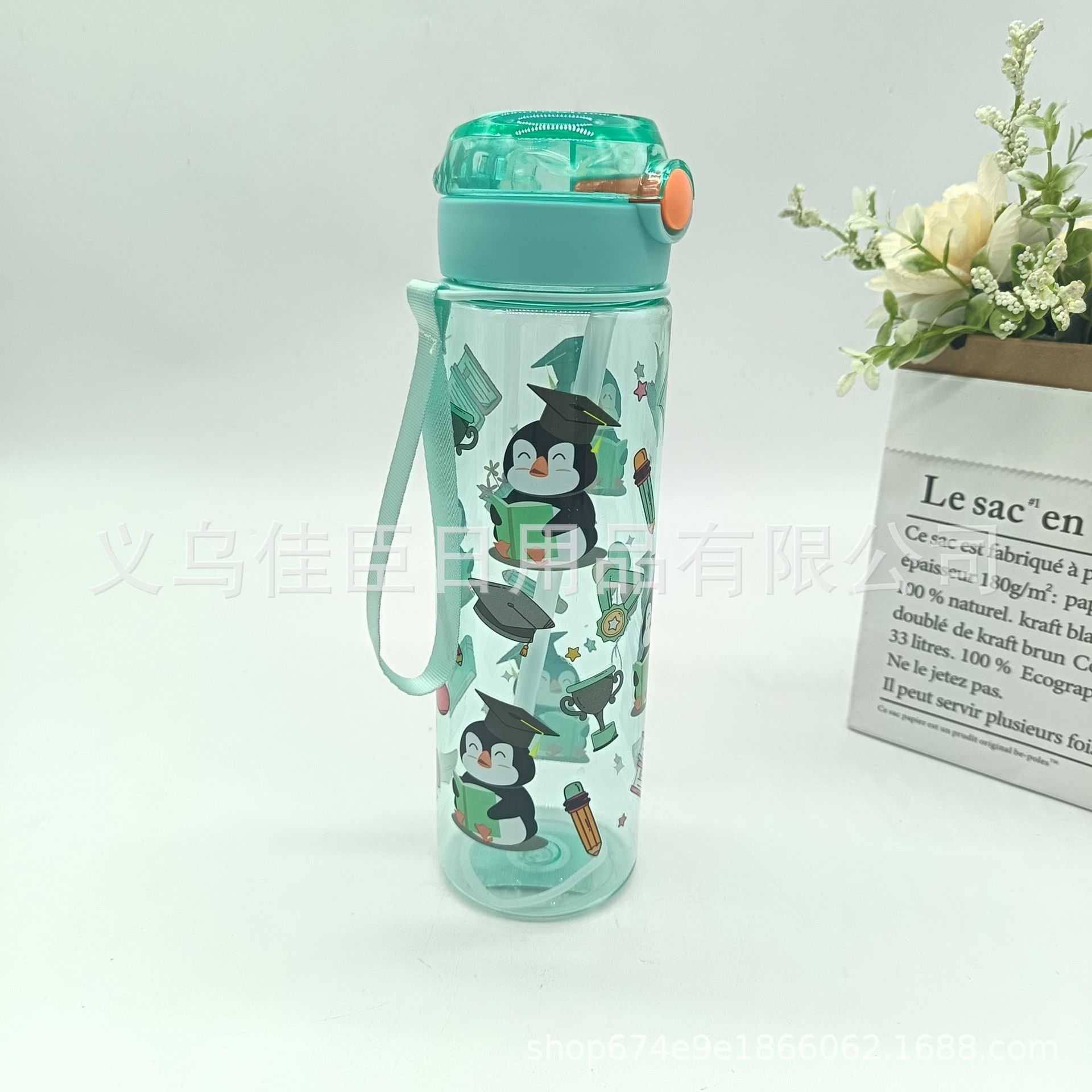 Cross-border wholesale best-selling small animal pattern space cups, silicone spout bouncing straw cups, water cups, portable sports water bottles Application Scenario