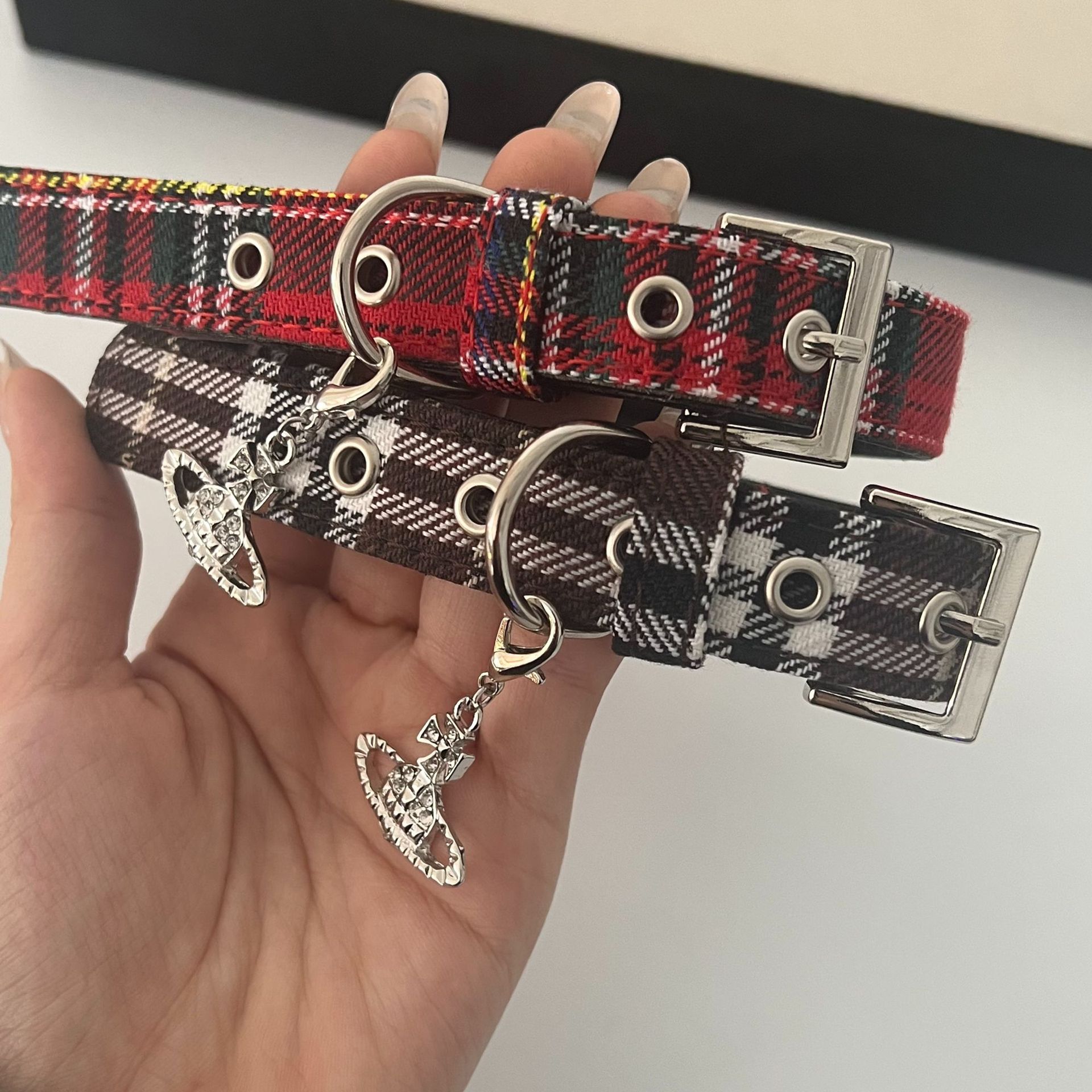 JK style patterned choker collar, hot girl black and red checkered collar, women's niche high-end collar, sweet and cool spicy necklace details Picture