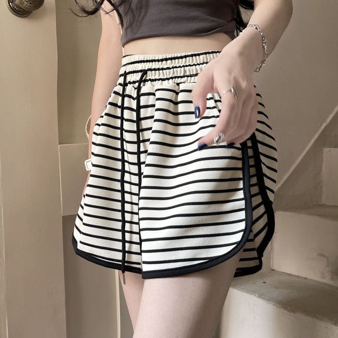 Casual Sports Shorts Women's Summer Korean Version Black And White Stripes Elastic Waist Wearing Hot Pants Factory Direct Foreign Trade details Picture