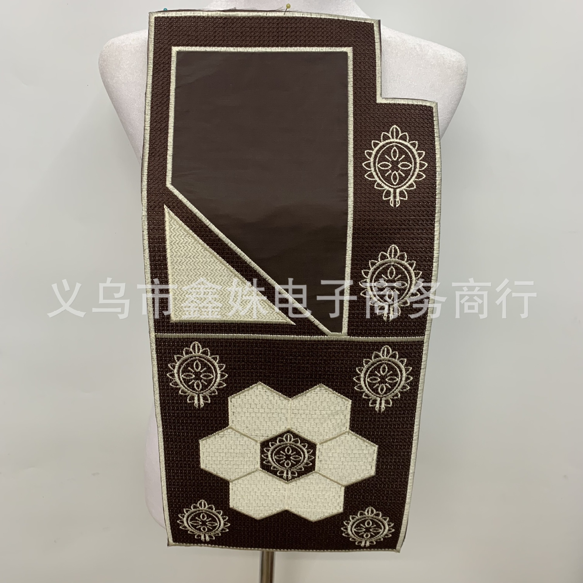 Rectangular embroidered circular collar stage costume accessories