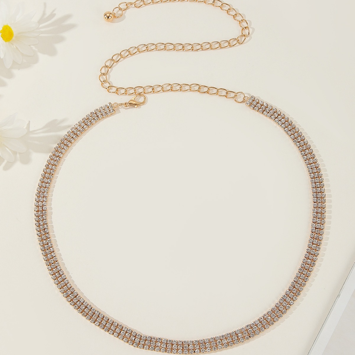 New Spring and summer styles: Simple, fashionable and versatile metal waist chain for women, fine decorative sweaters, shirts, dresses and belts for women Application Scenario