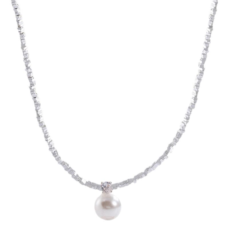 The light luxury and niche design of the silver pearl necklace exudes a feminine and high-end charm. The collarbone chain is a versatile and popular necklace accessory Item Picture
