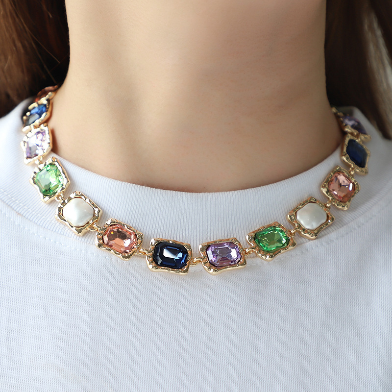 Kenjie Original Design New Alloy Glass Color Diamond Necklace Women Europe And America Cross-Border Fashion Temperament Necklaces details Picture