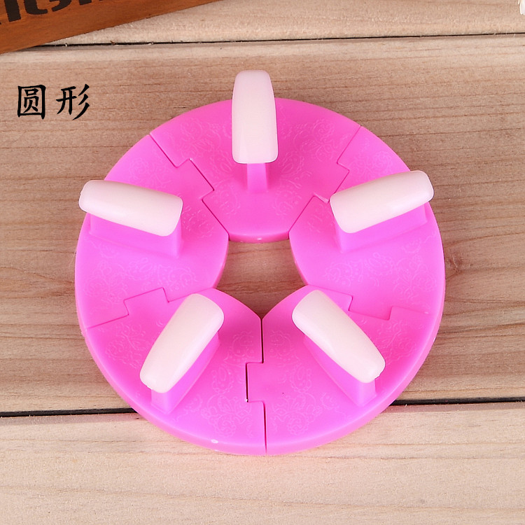 Nail art practice tools: Lotus seat, detachable nail plate bracket, practice stand, nail polish glue, work display stand, shanilak Application Scenario