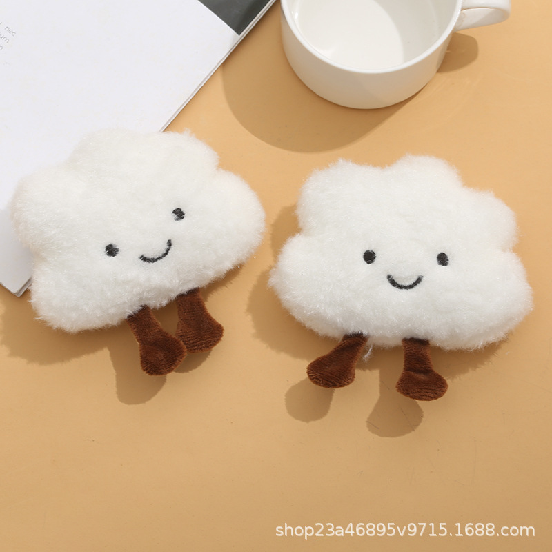卡通毛绒可爱大云朵胸针日系创意白云包包配饰服装diy饰品配件