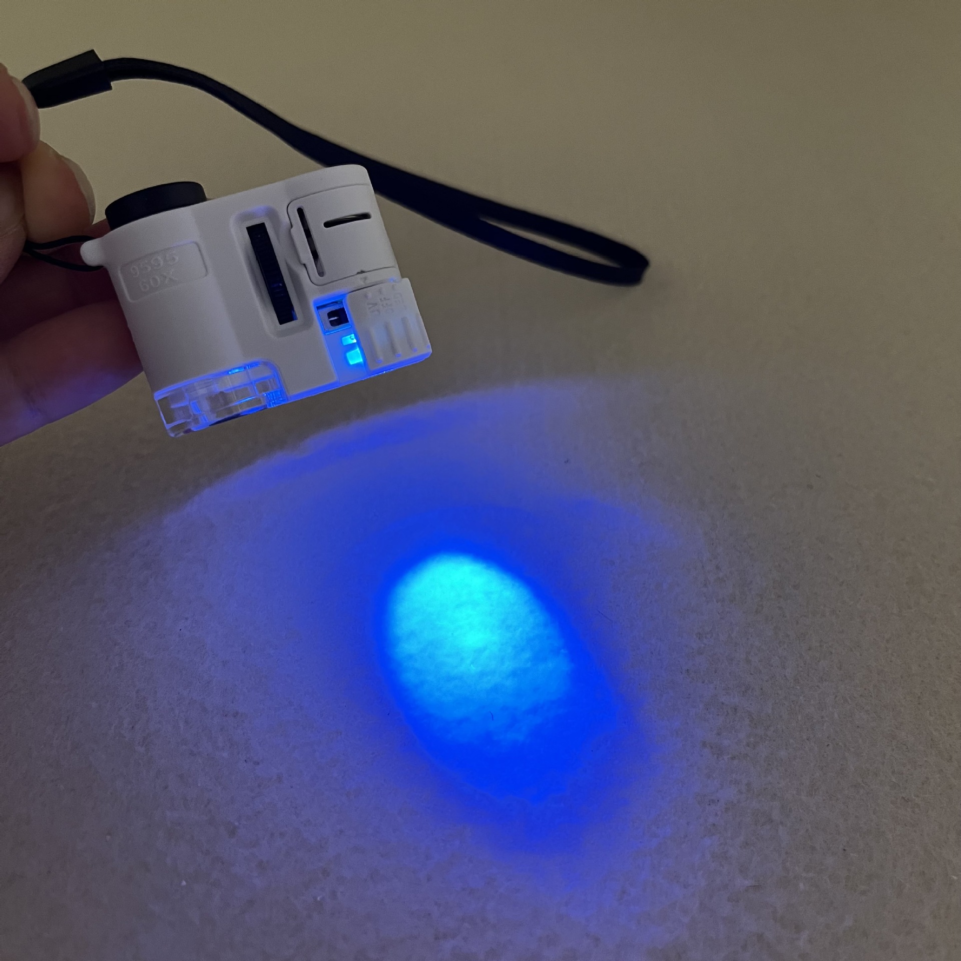 60x microscope LED light ultraviolet light Tea, jewelry, jade, rosewood wood grain appreciation magnifying glass 9595 white Specification image