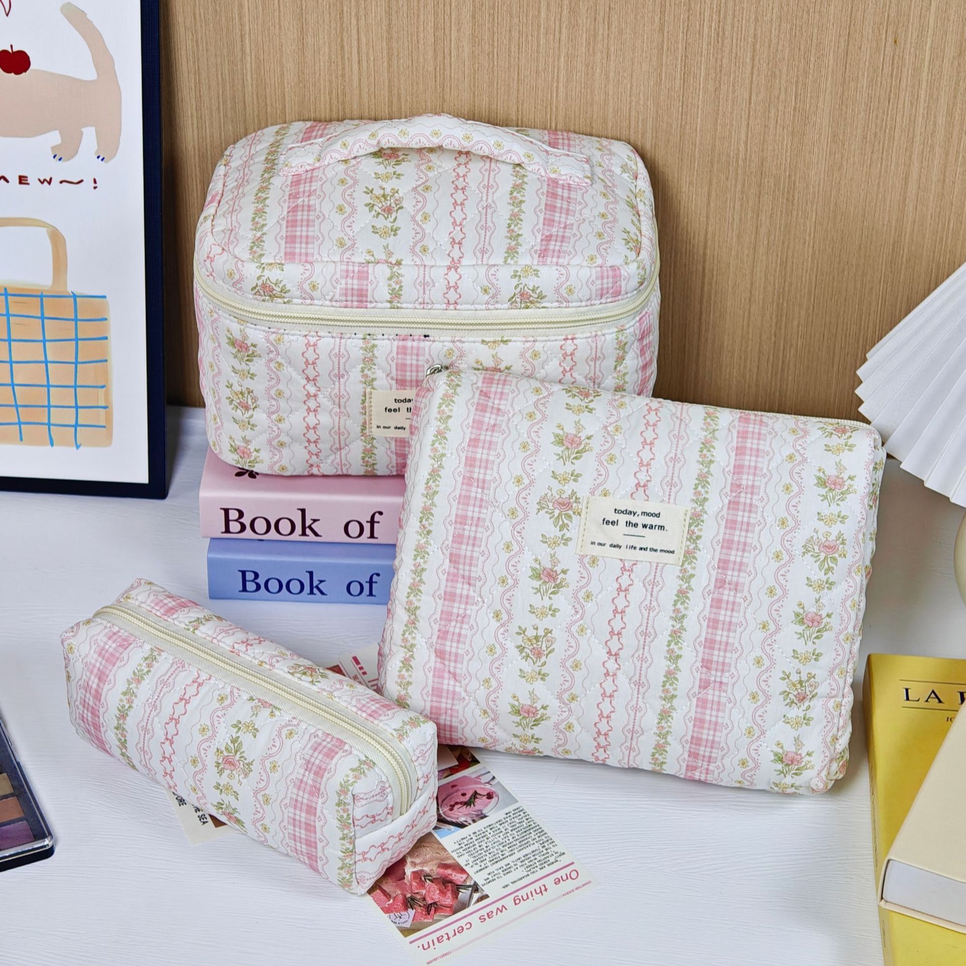 大容量手提化妆包女便携碎花收纳包绗缝棉笔袋花朵ins旅行收纳包详情14