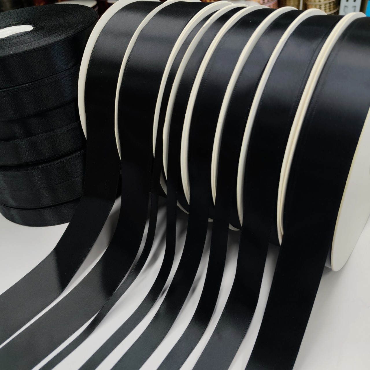 High-quality black polyester ribbon clothing accessories, gift packaging ribbons, flower gift boxes, decorative ribbons, DIY cakes