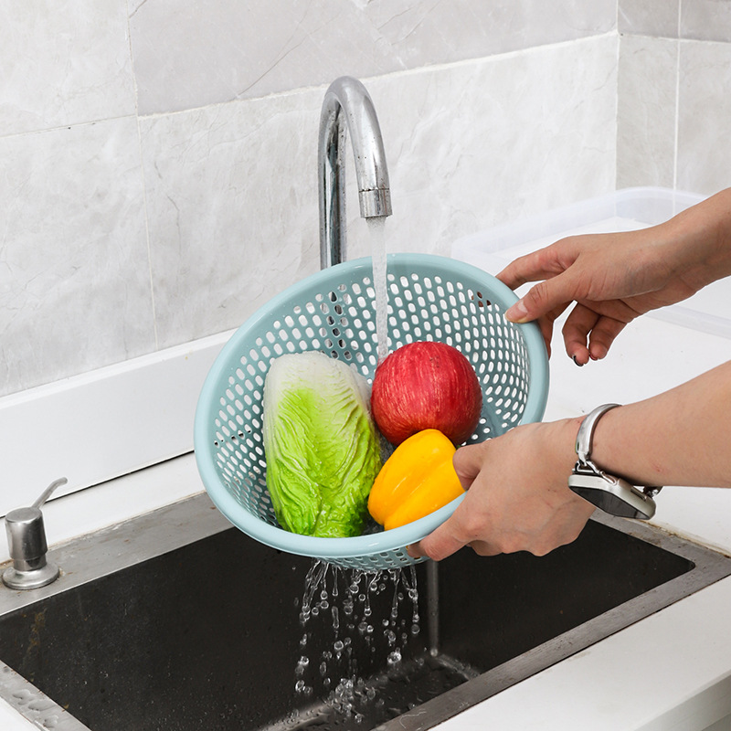 Yiwu market household kitchen fruit drip baskets, vegetable washing baskets, fruit and vegetable baskets, thickened round plastic draining baskets details Picture