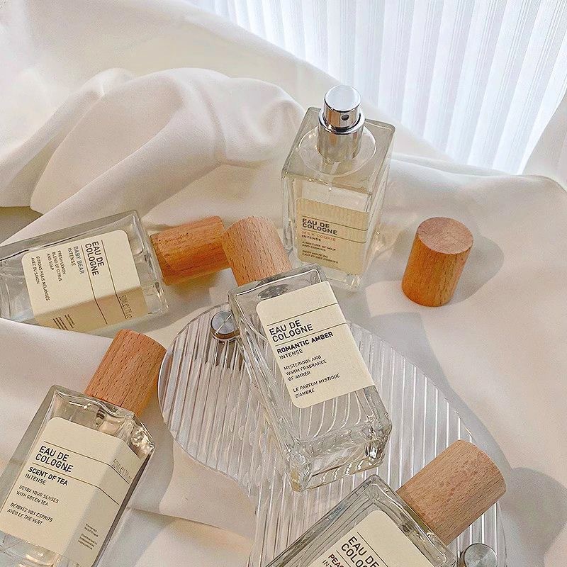 The Shimang Turkish series of perfumes is a niche, high-end, long-lasting fragrance with a fresh, natural and light scent. It is suitable for students at an affordable price of 50ml Application Scenario