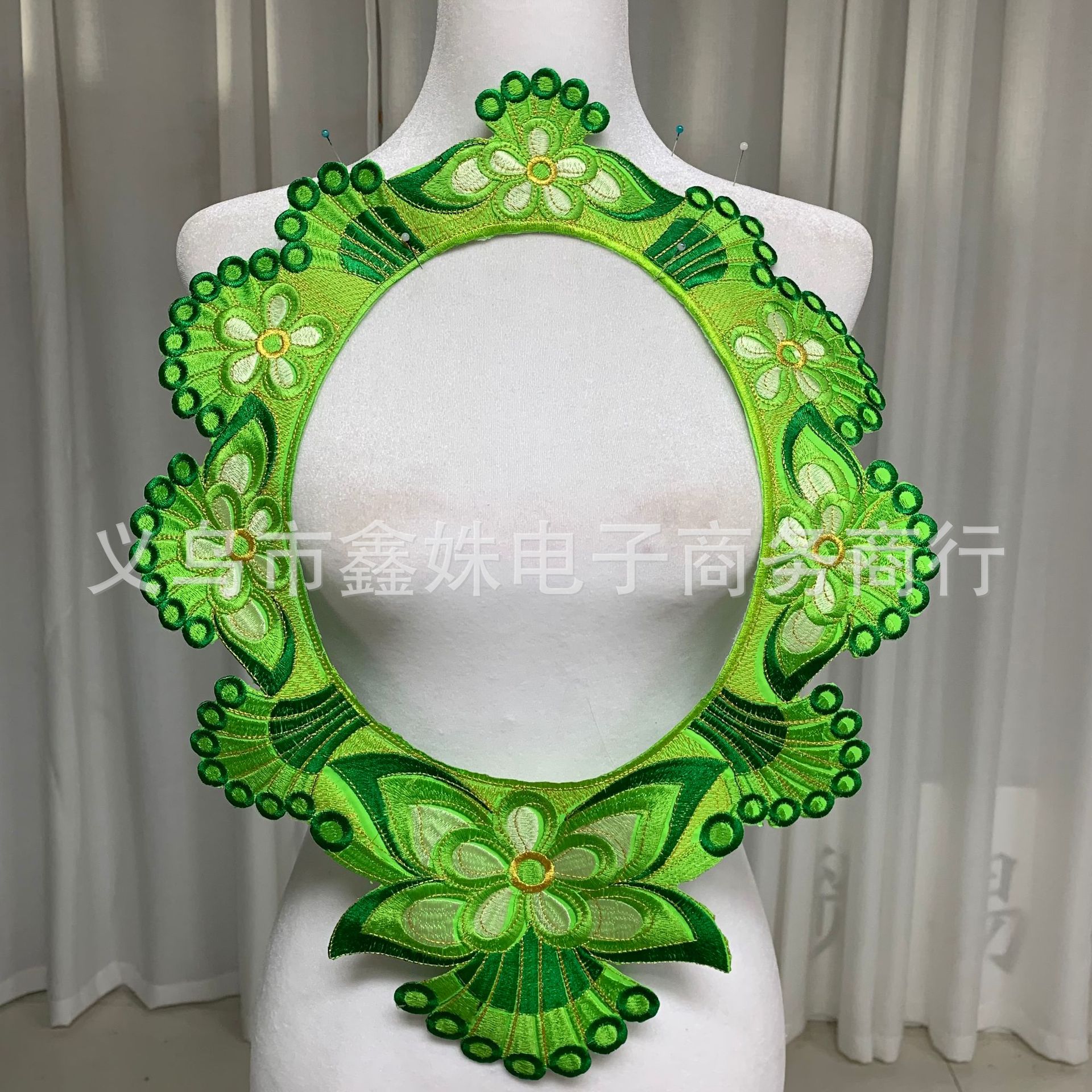 New embroidered fabric pasted stage costumes, opera and animation accessories, ironing and lace for foreign trade Specification image