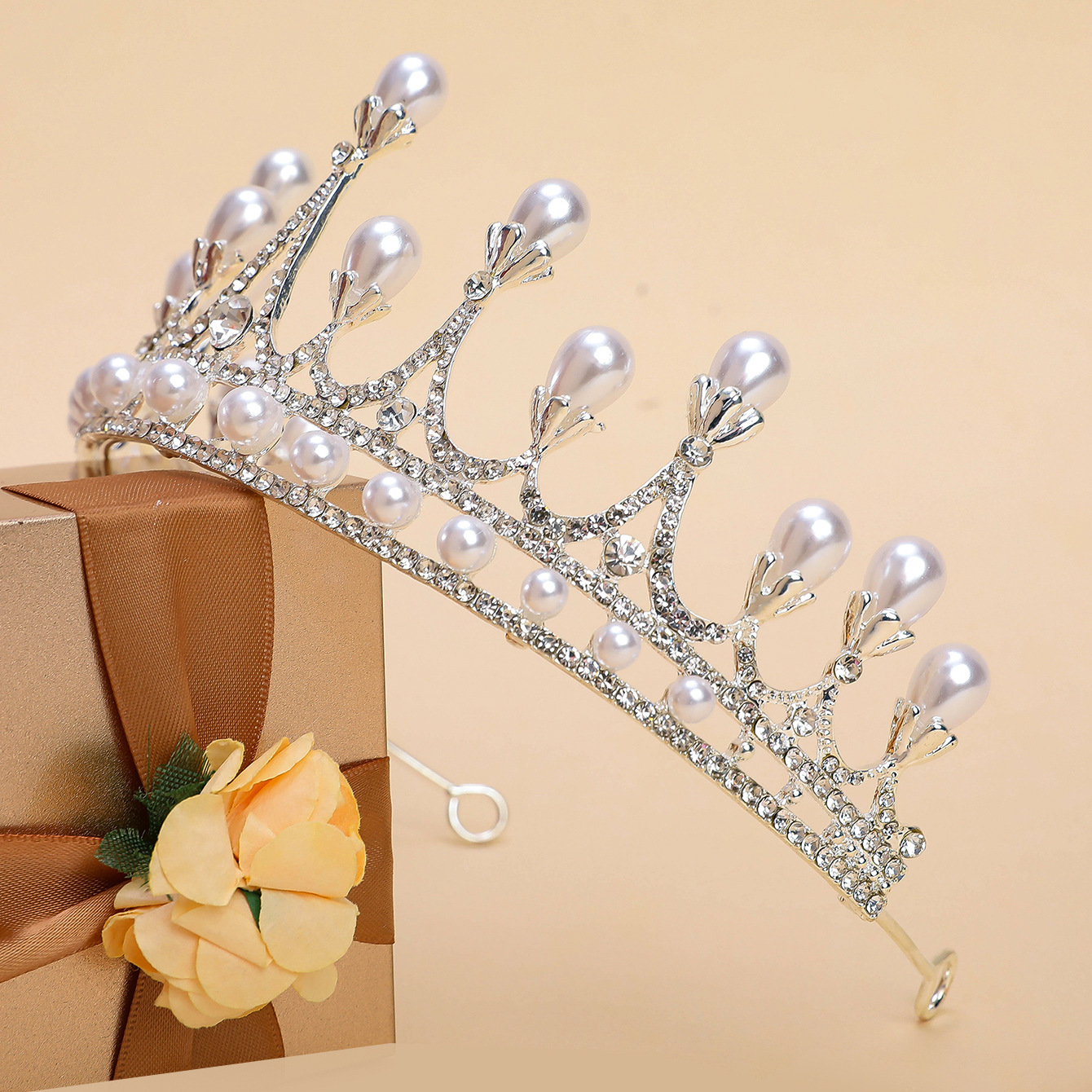 Yaxing Factory Direct sales of fashionable, simple and elegant bridal headwear, wedding hair accessories, princess pearls, diamonds and crowns details Picture