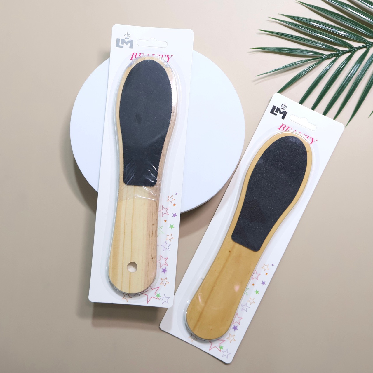 Factory direct sales of wooden handle double-sided sandpaper foot scrubs, exfoliating foot scrubs, foot files, beauty products in stock for wholesale details Picture