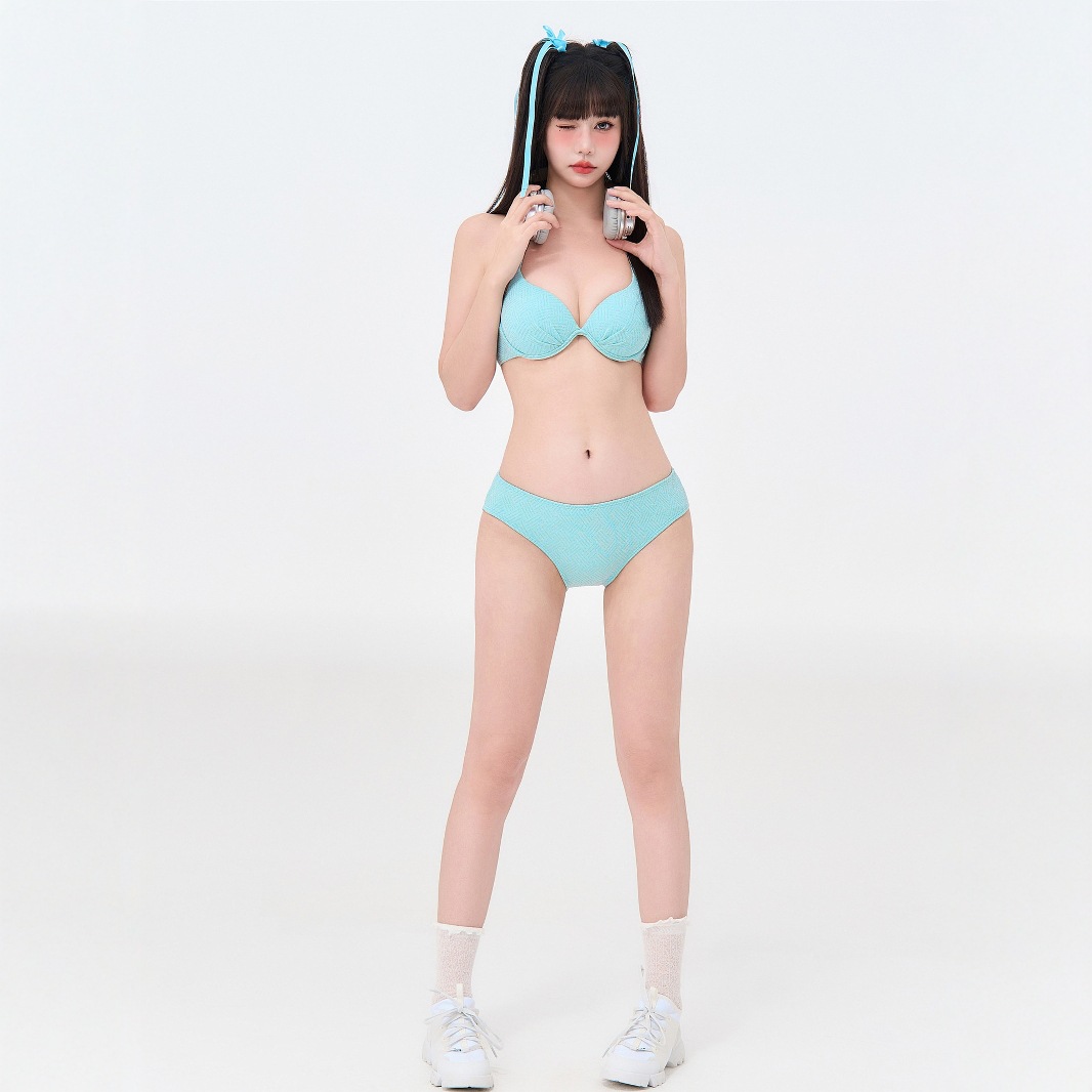 2024新款分体比基尼泳衣女性感聚拢显瘦沙滩度假温泉泳装