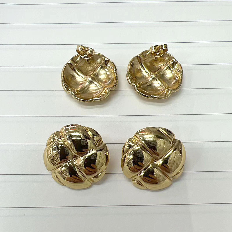 Cross-border European and American style simple twisted stud earrings, cold style metal exaggerated earrings, retro niche irregular earrings for women details Picture