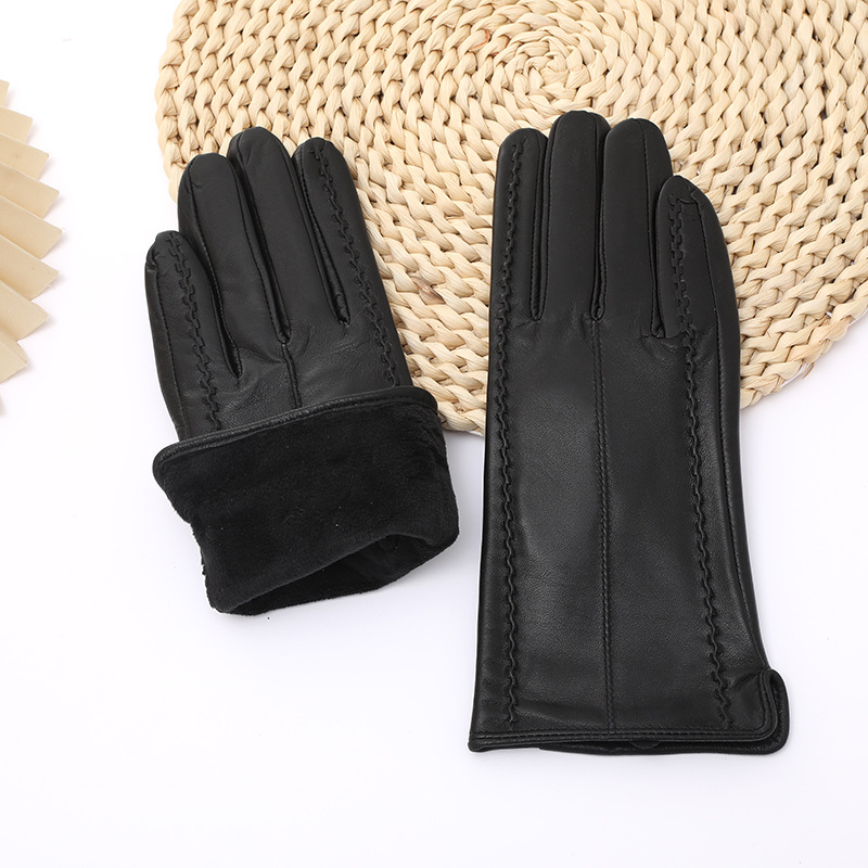Winter Warm Touch Screen Sheepskin Gloves Women's New Driving Windproof Riding Plus Velvet Black Leather Gloves Factory details Picture