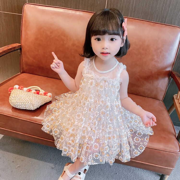 The 2022 new style of girls' summer dress, a cute and fashionable dress for children, and a trendy and stylish look details Picture