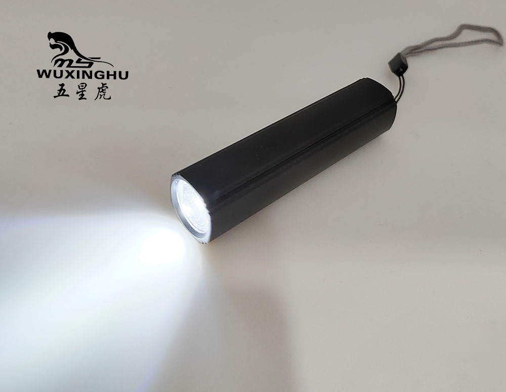 Amazon's best-selling powerful flashlight gift, USB charging, outdoor lighting, high-brightness small flashlight factory direct sales Specification image