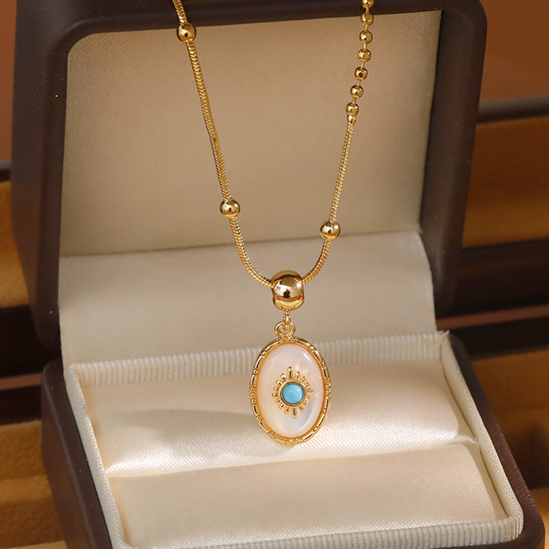Hyacinth French court style light luxury turquoise necklace, natural shell pendant, copper gold-plated collarbone chain, 2025 Douyin bestseller