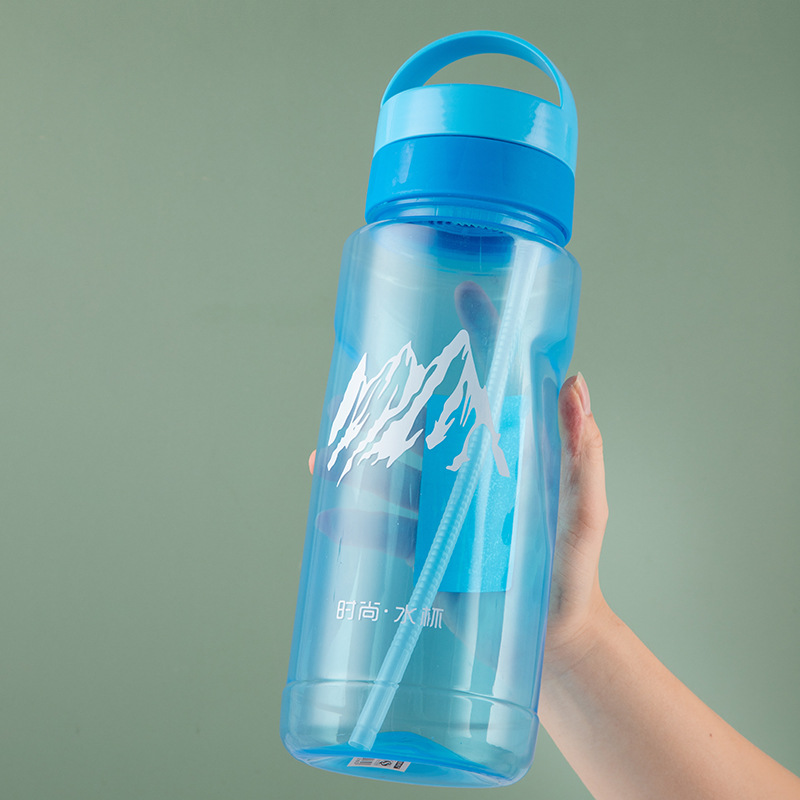 Extra-large capacity drinking cups, shock-resistant and explosion-proof cups, thickened PP plastic cups, filter screen straw cups, migrant workers' water cups, construction site cups Application Scenario