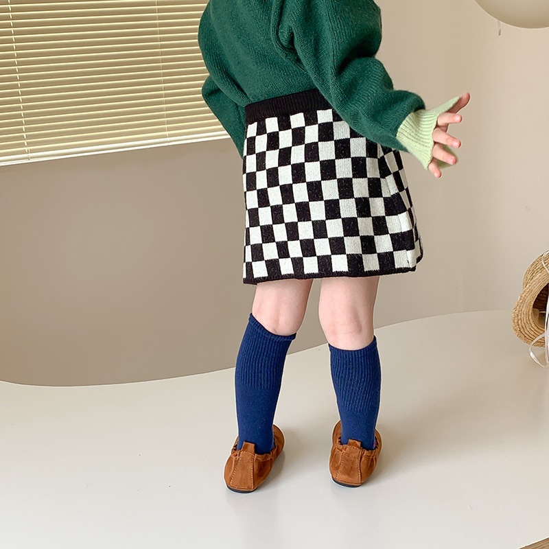 Children's Pants 2022 Autumn New Korean Version Of Girls Plaid Half Skirt Children Cute Knit Skirt details Picture