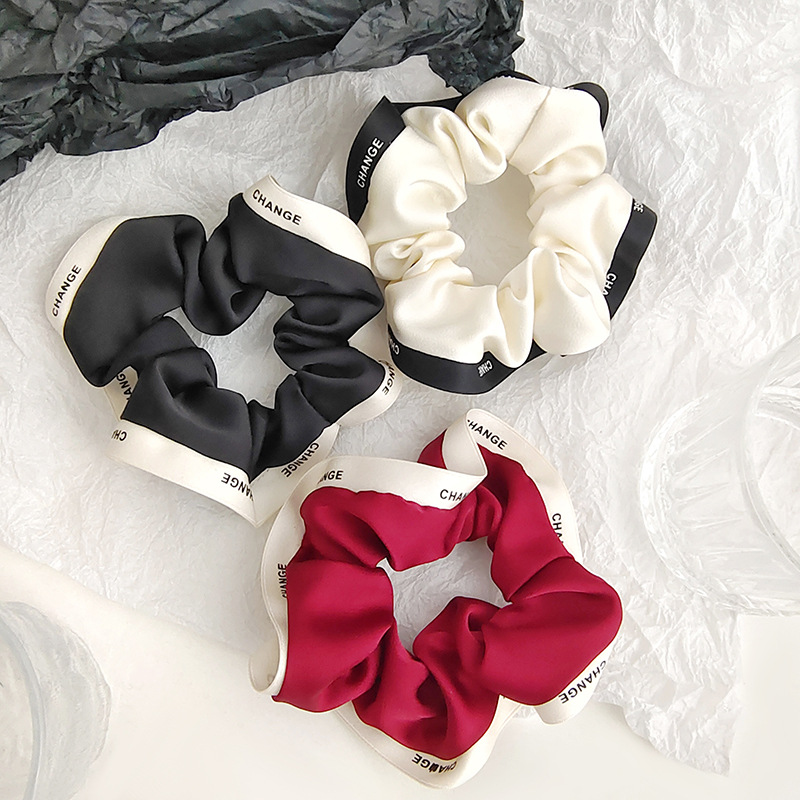 New elegant and stylish large-sized hair band, Korean ins retro French hair band accessory, simple hair band accessory for women Specification image