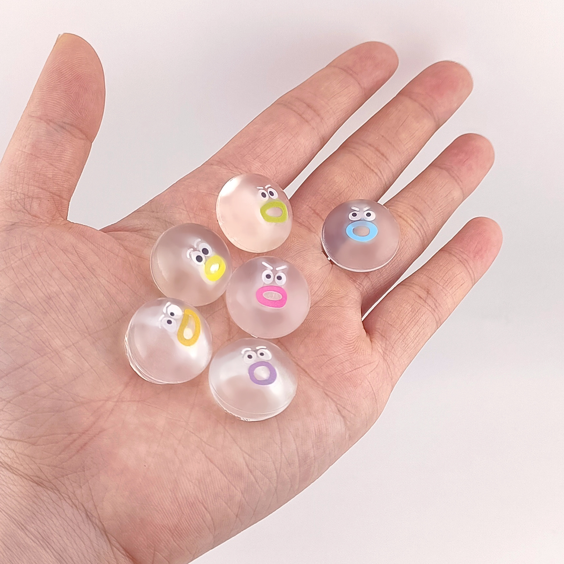 Transparent expression, little nose, pinch music fans, high appearance level, muddy touch, stress-relieving and venting cartoon small toys wholesale Specification drawing