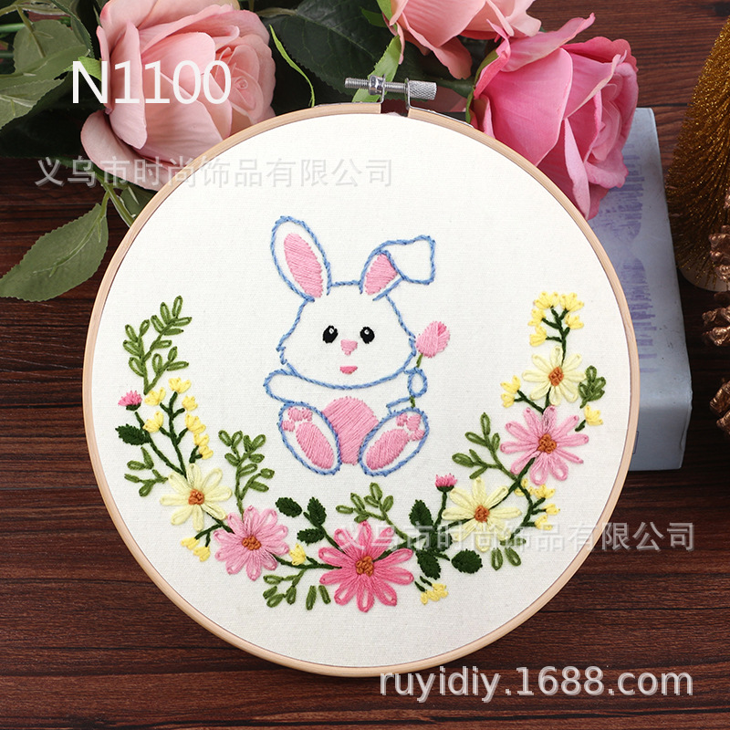 Simple cross-stitch DIY animal print rabbit hand-embroidered fabric art piece Cross-stitch