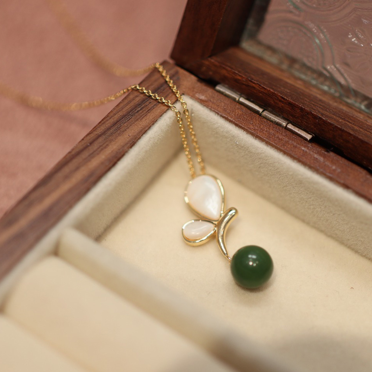 Natural Russian jade pendant necklace set, white mother-of-pearl stud earrings, butterfly ring, light luxury and niche collarbone chain for women Application Scenario