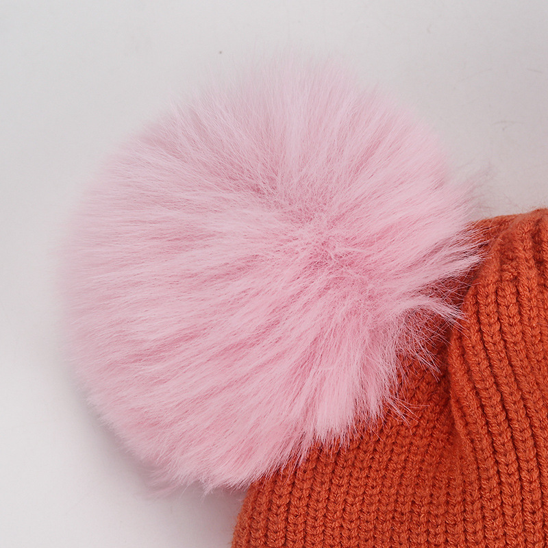 Infant and toddler hats, outdoor cartoon embroidered warm woolen hats for boys, Korean version of girls' woolen knitted hats with fleece for cold protection Application Scenario