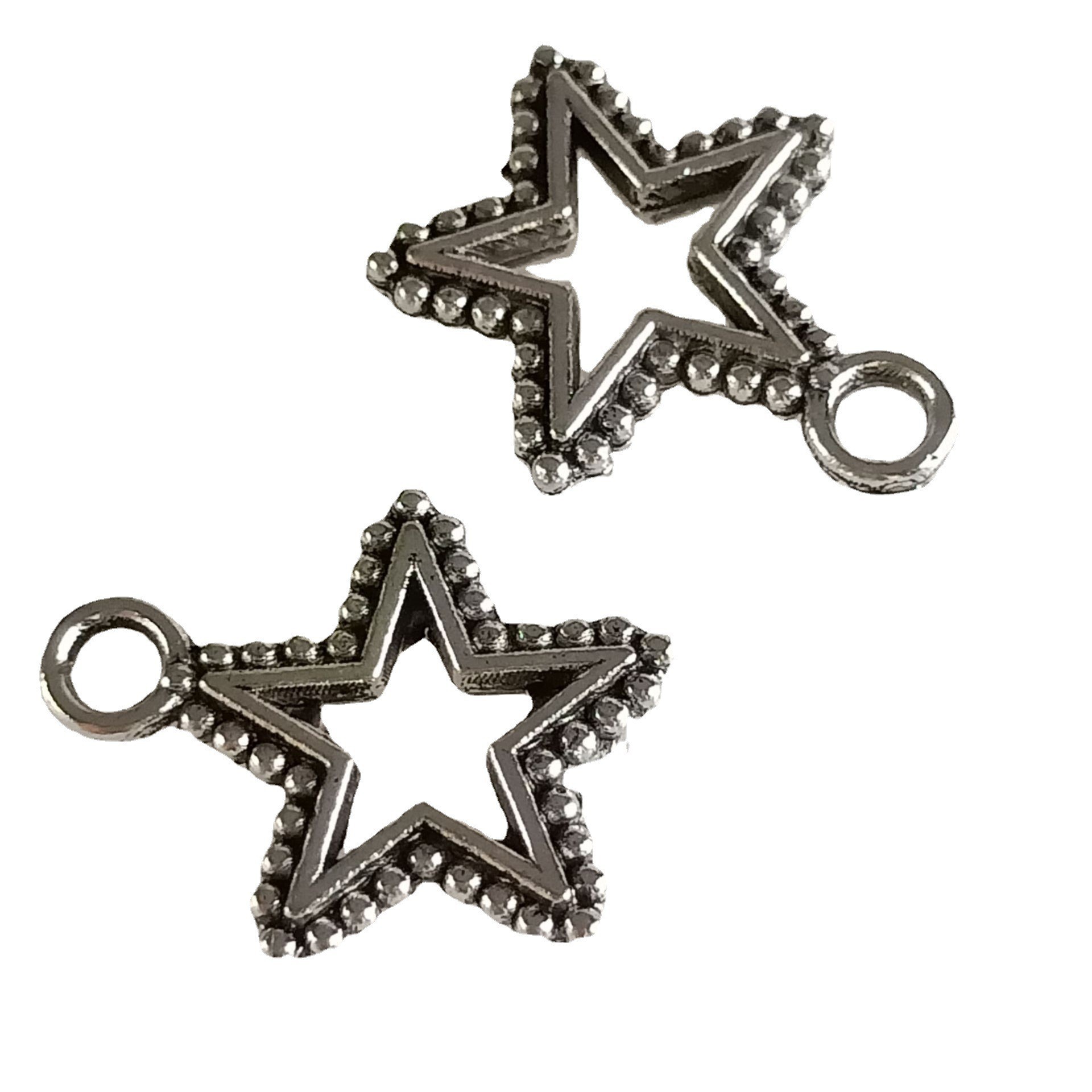 Manufacturers Wholesale A Variety Of Diy Retro Alloy Pendant Pendant Handmade Necklace Alloy Jewelry Accessories Wholesale Application Scenario