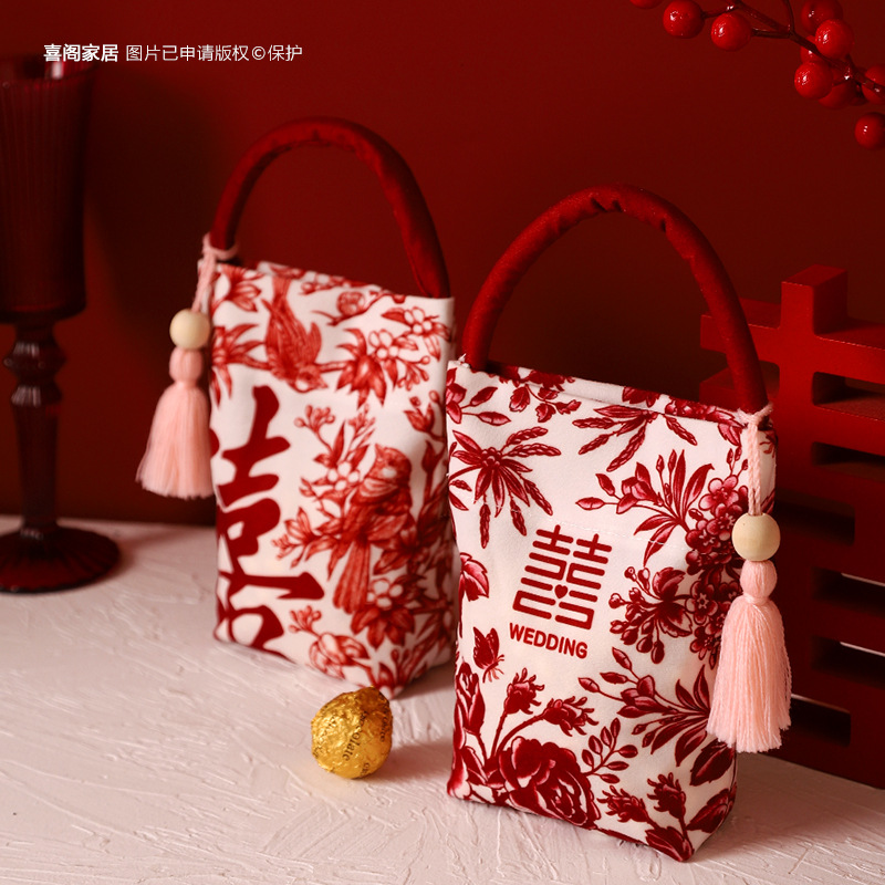 2025 New wedding candy bag, gift bag, candy cloth bag, empty, simple and elegant, specially designed for wedding return gifts Application Scenario