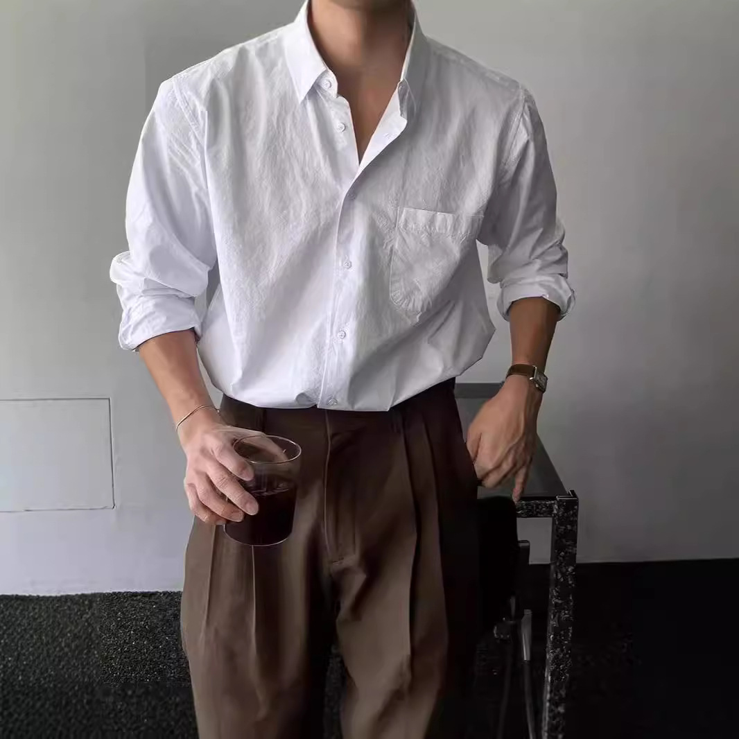 American vintage cotton and linen shirt for men, European brand loose, sun-protective long-sleeved, pleated and textured linen workwear shirt Application Scenario