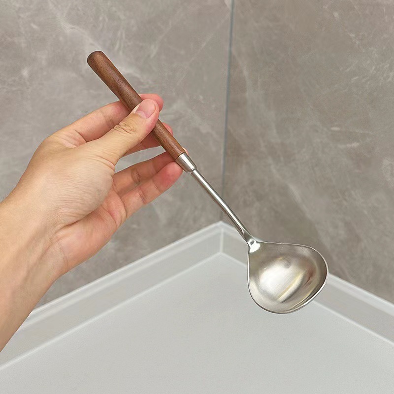 勺子/不锈钢勺子/不锈钢甜品勺/餐具/小猪佩奇勺产品图