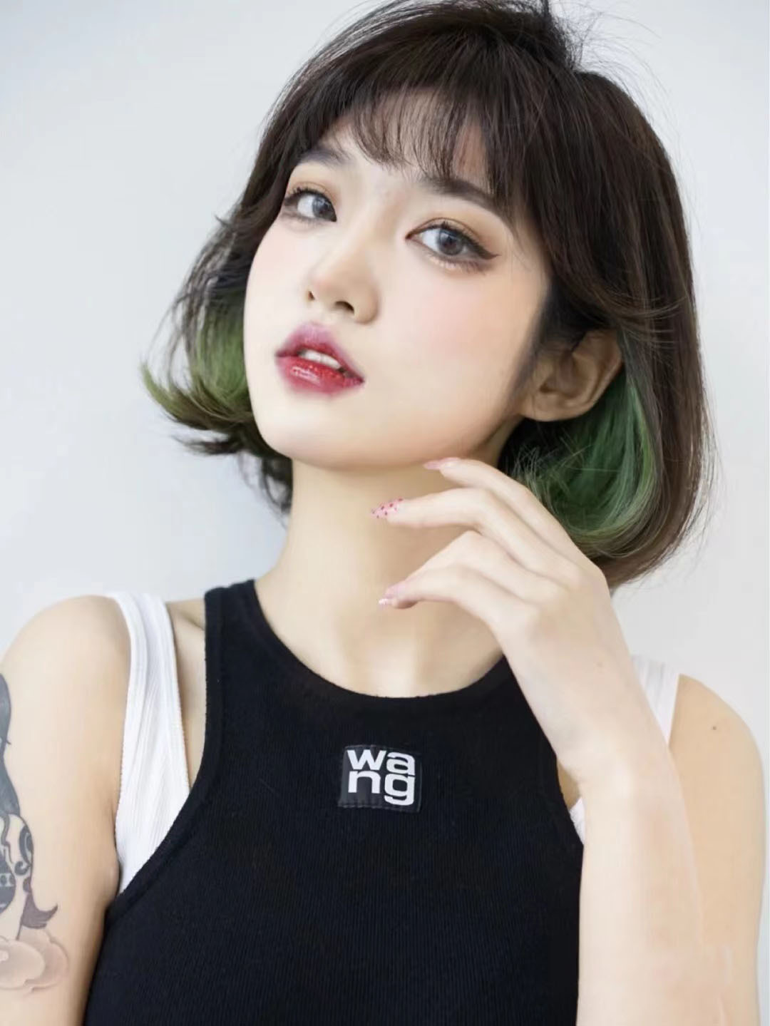 Colorful ear-hanging dyed hair extensions, invisible and seamless one-piece clips, ins short-haired women's fashion highlights dyed wig pieces details Picture