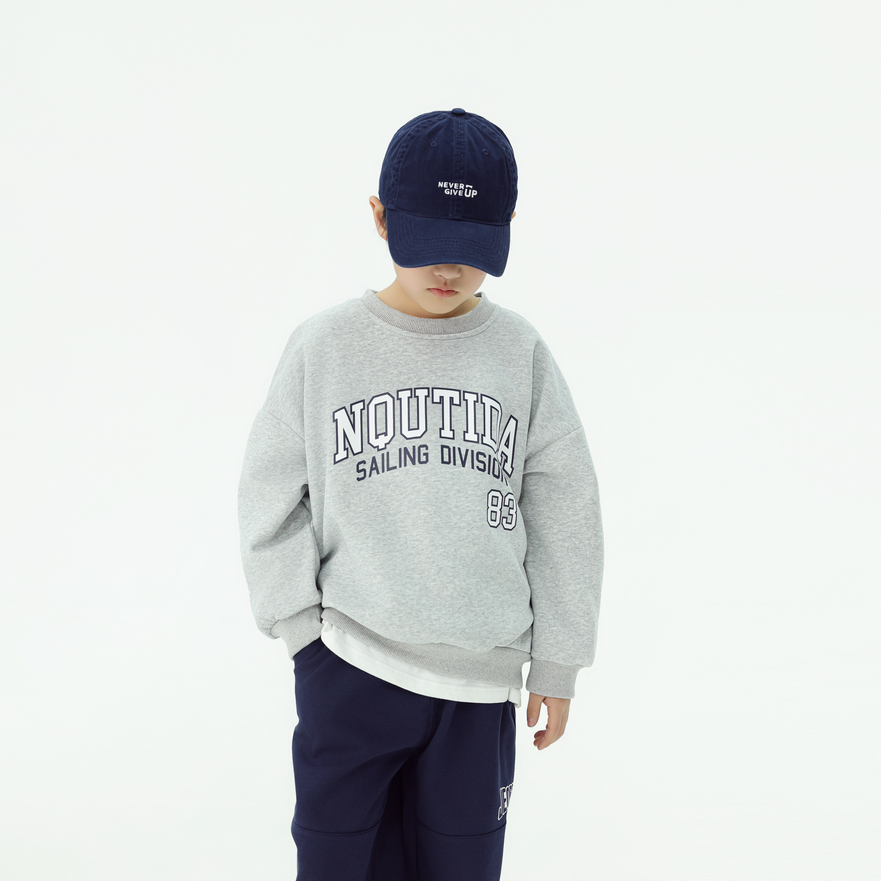 New children's clothing for the autumn of 2024: Stylish letter-printed tops for kids, long-sleeved, loose and casual round-neck hoodies for boys Specification image