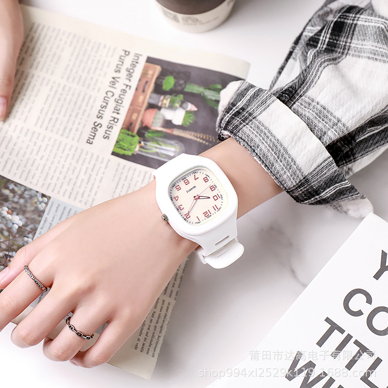 新款方块手表女ins学院风方形塑胶男女情侣款韩版时尚潮流石英表