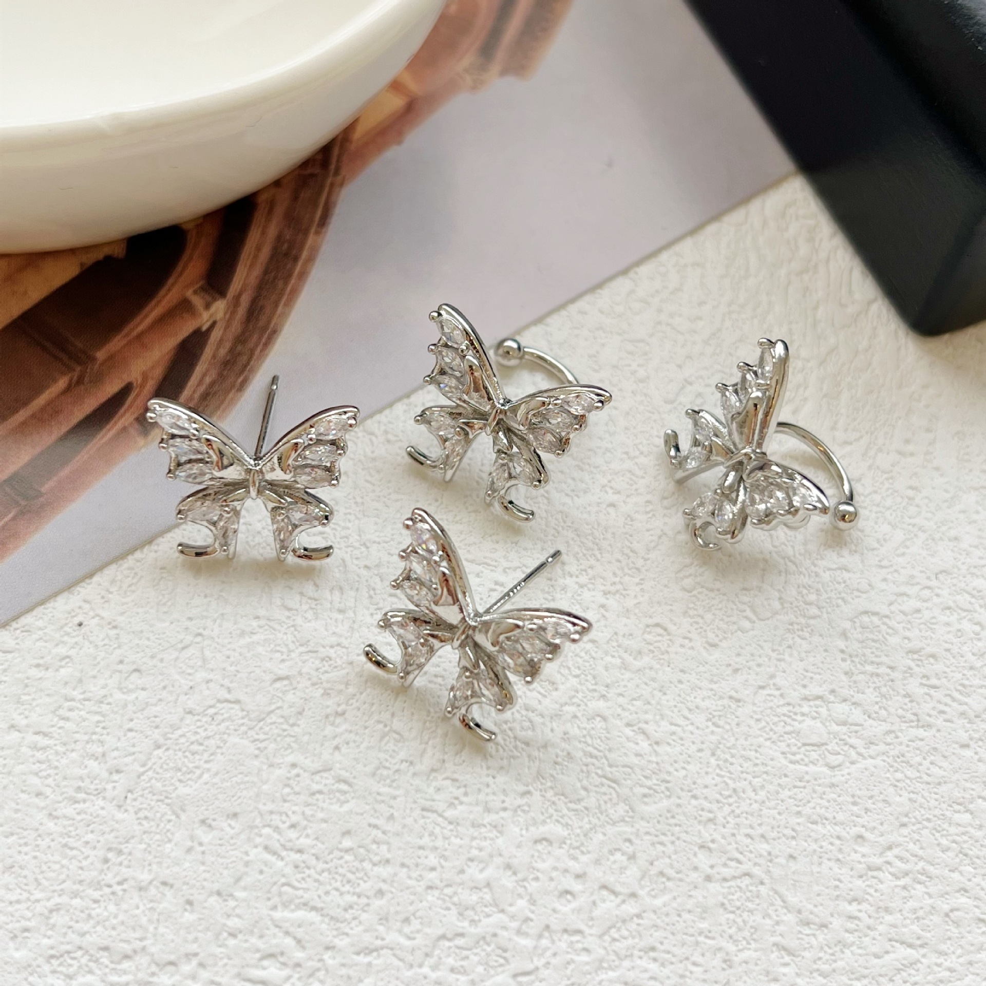 镂空蝴蝶锆石耳环女微镶高级感简约耳钉2024新款爆款网红百搭耳饰详情5