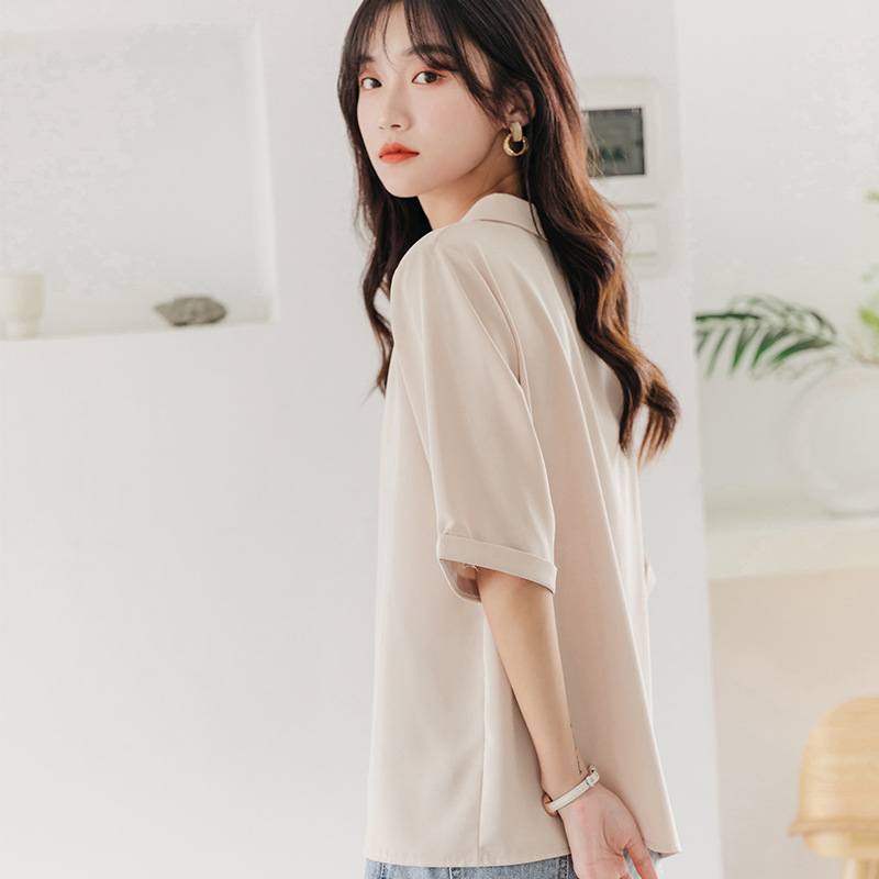 V-neck chiffon white shirt for women, short-sleeved summer Korean style, loose, professional design sense, five-quarter sleeve shirt Application Scenario