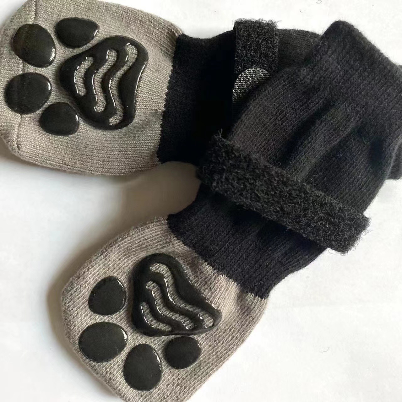 Factory direct sales of dog foot socks made of nylon material, suitable for wearing all year round Specification image