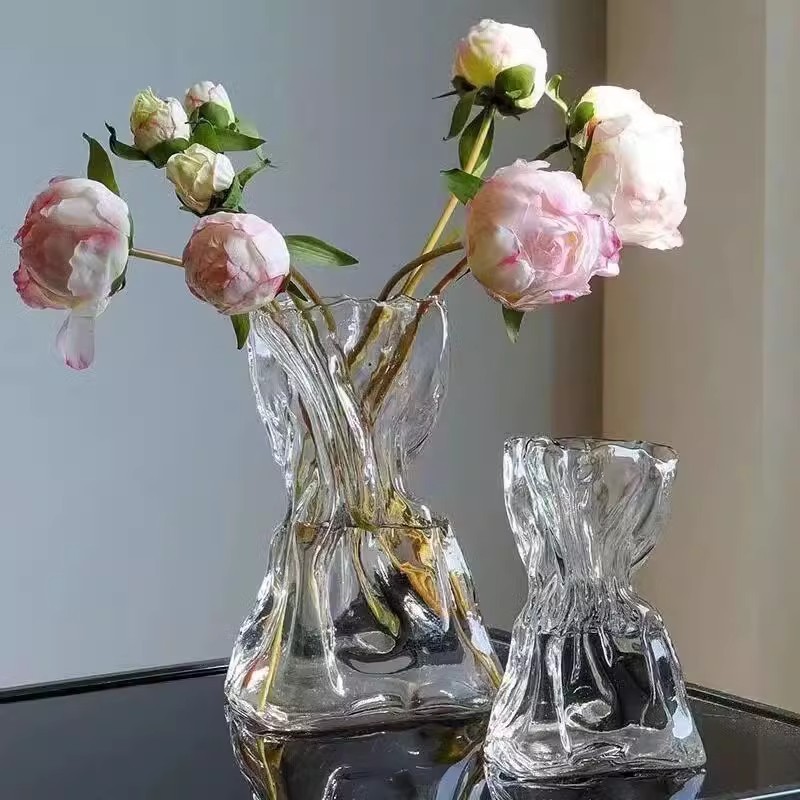 Irregular-shaped Ins-style glass vase with free shipping for the living room of a homestay, water-grown flower decorative item for vase placement